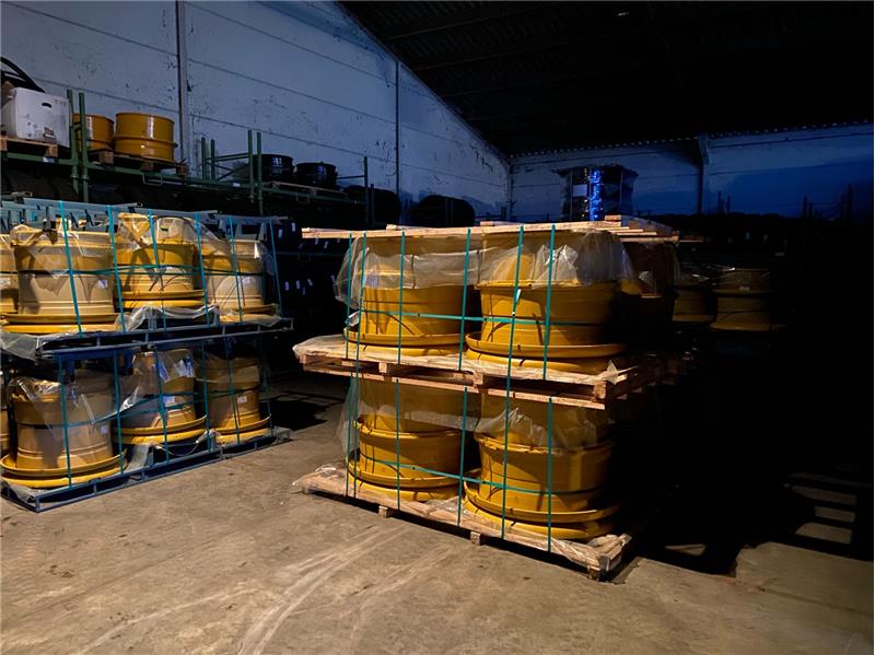 Caterpillar rims/wheels