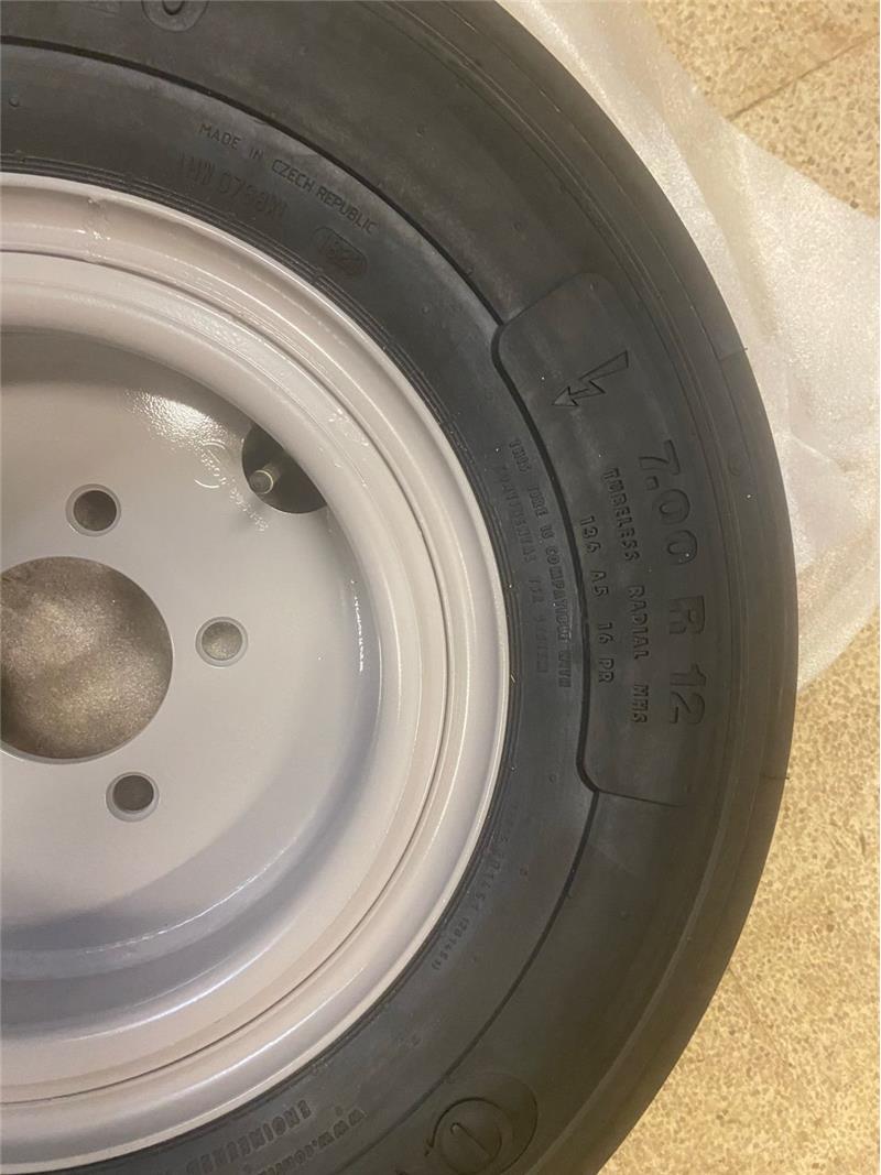 Tire and wheel assemblies for OEM